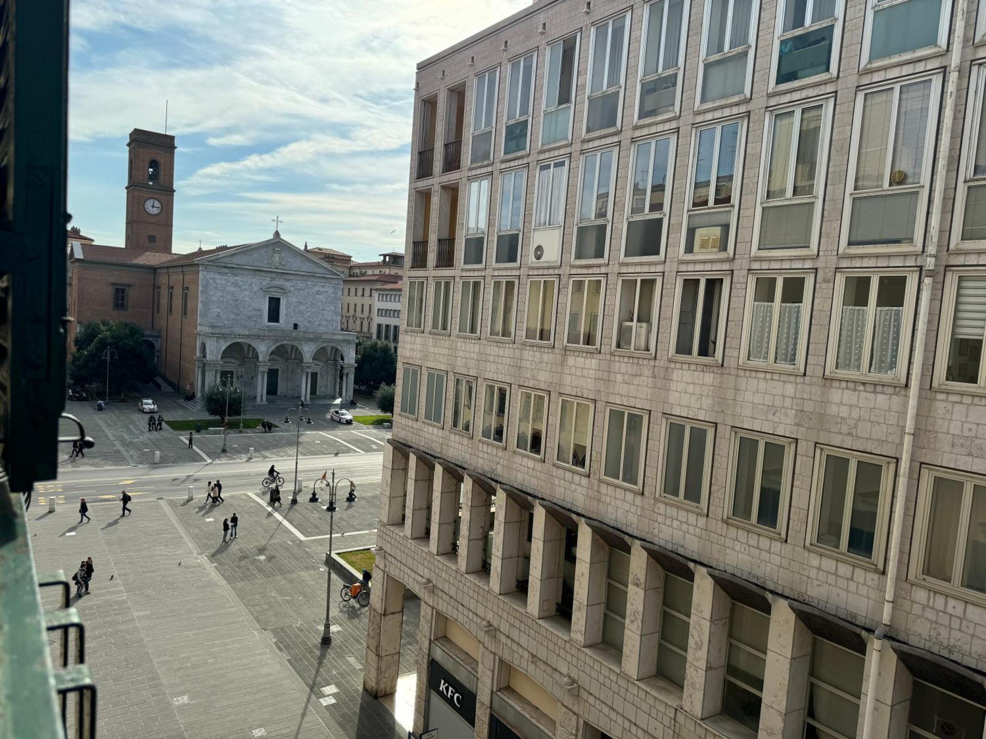 Affittacamere The Shuttle Livorno Exterior foto