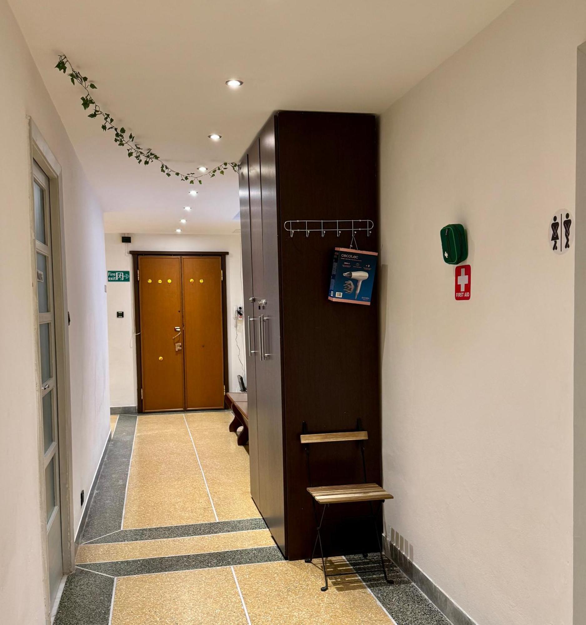 Affittacamere The Shuttle Livorno Exterior foto